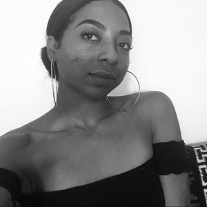 Meet your Posher, Adriana